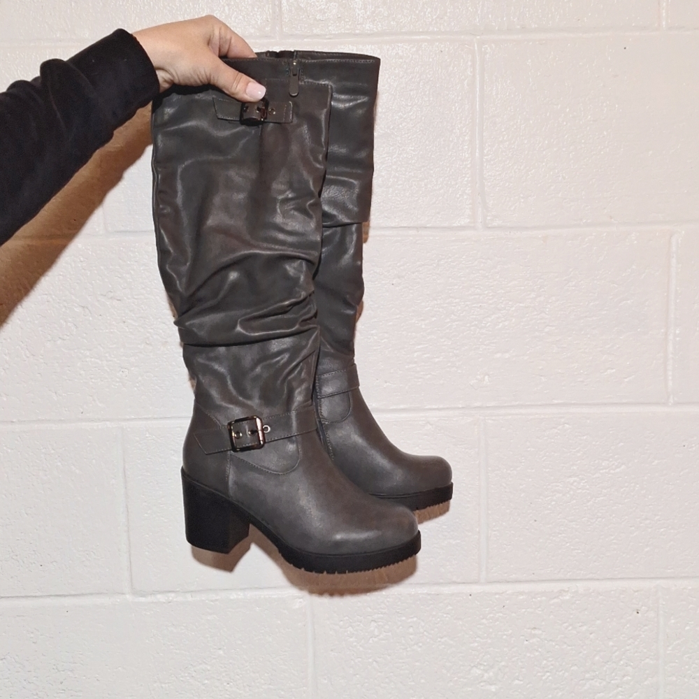 DREAM PAIRS Women's Black Chunky Heel Boots Size 7.5 Gray Color